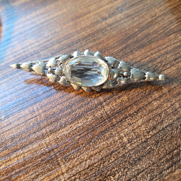 antique victorian faceted oval stone brooch c clasp pot metal leaf detail 4in